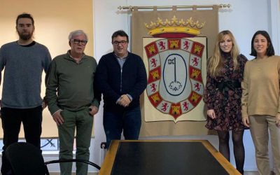 «Reunión de la Asociación de Arquitectos Sierra Sur con el Alcalde de Castillo de Locubín, Cristóbal Rodríguez Gallardo»